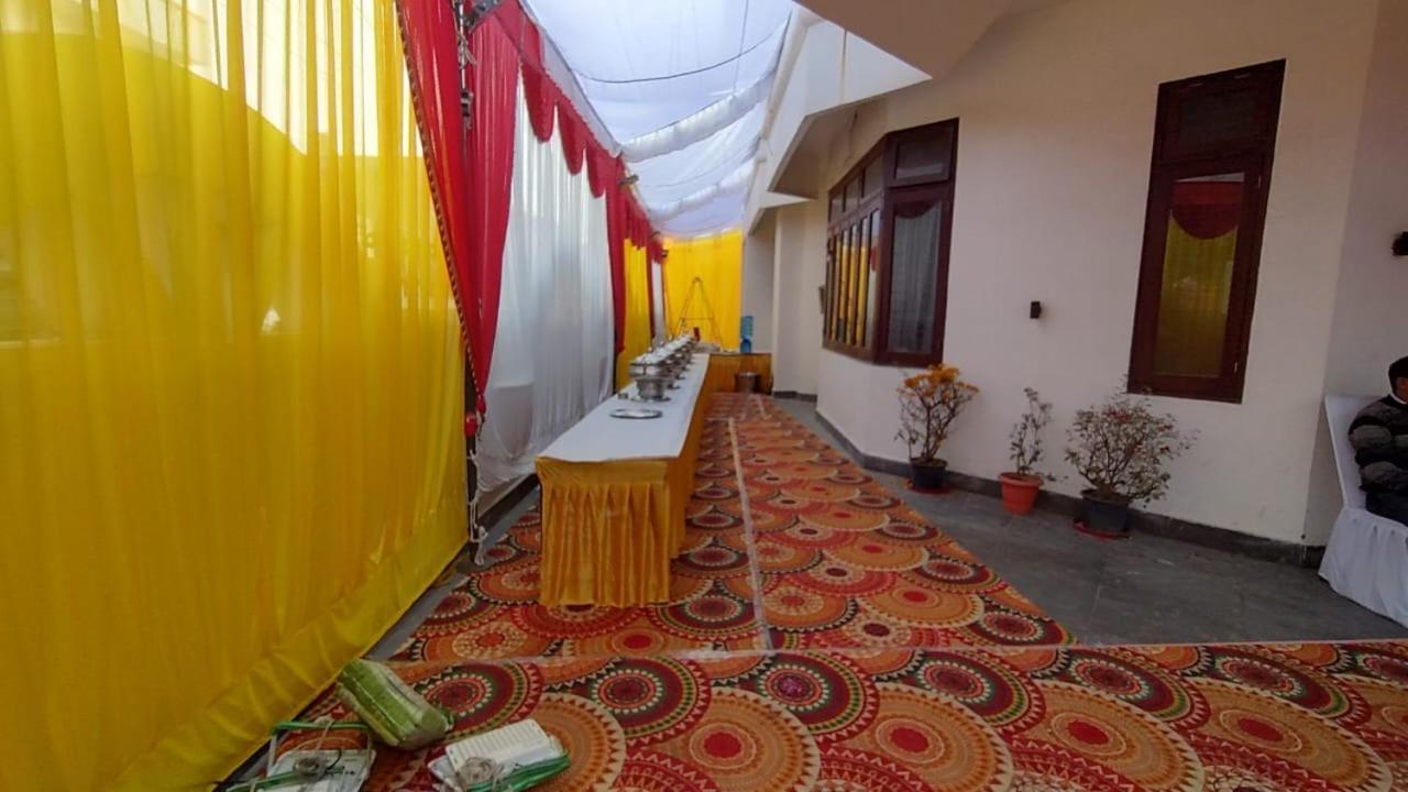 Mauji'S Villa Hotel & Guest House Αλλαχαμπάντ Εξωτερικό φωτογραφία