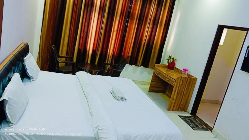 Mauji'S Villa Hotel & Guest House Αλλαχαμπάντ Εξωτερικό φωτογραφία
