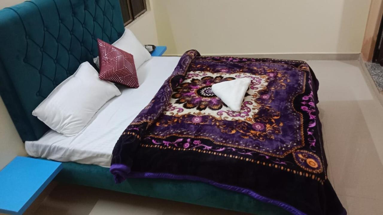Mauji'S Villa Hotel & Guest House Αλλαχαμπάντ Εξωτερικό φωτογραφία