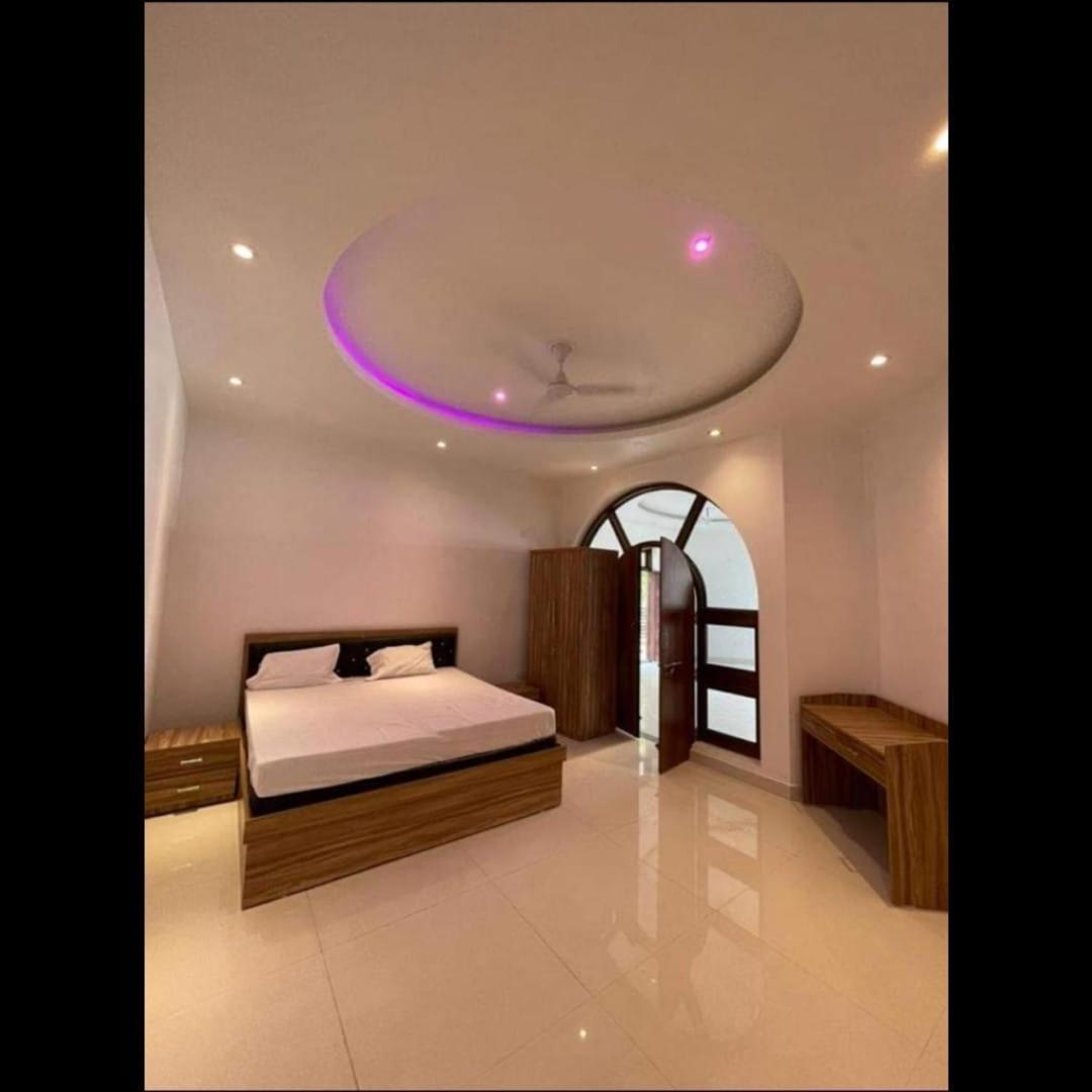 Mauji'S Villa Hotel & Guest House Αλλαχαμπάντ Εξωτερικό φωτογραφία