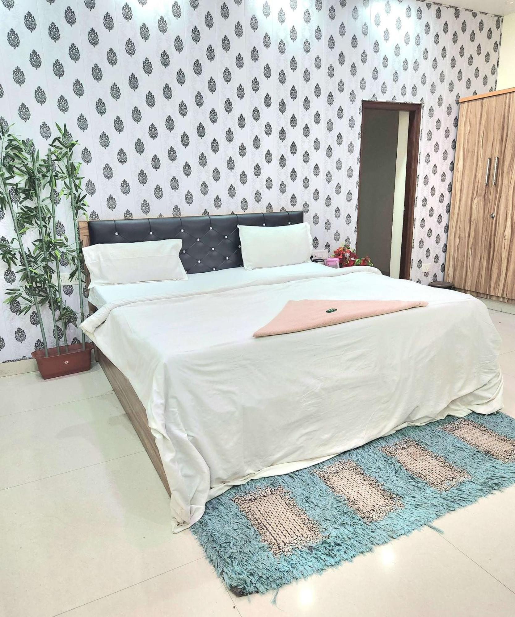 Mauji'S Villa Hotel & Guest House Αλλαχαμπάντ Εξωτερικό φωτογραφία